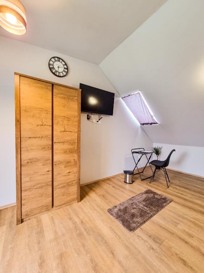 Xxl Rooms 오시예크 외부 사진