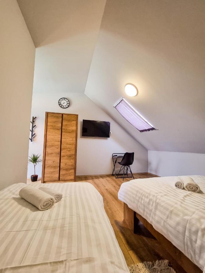 Xxl Rooms 오시예크 외부 사진