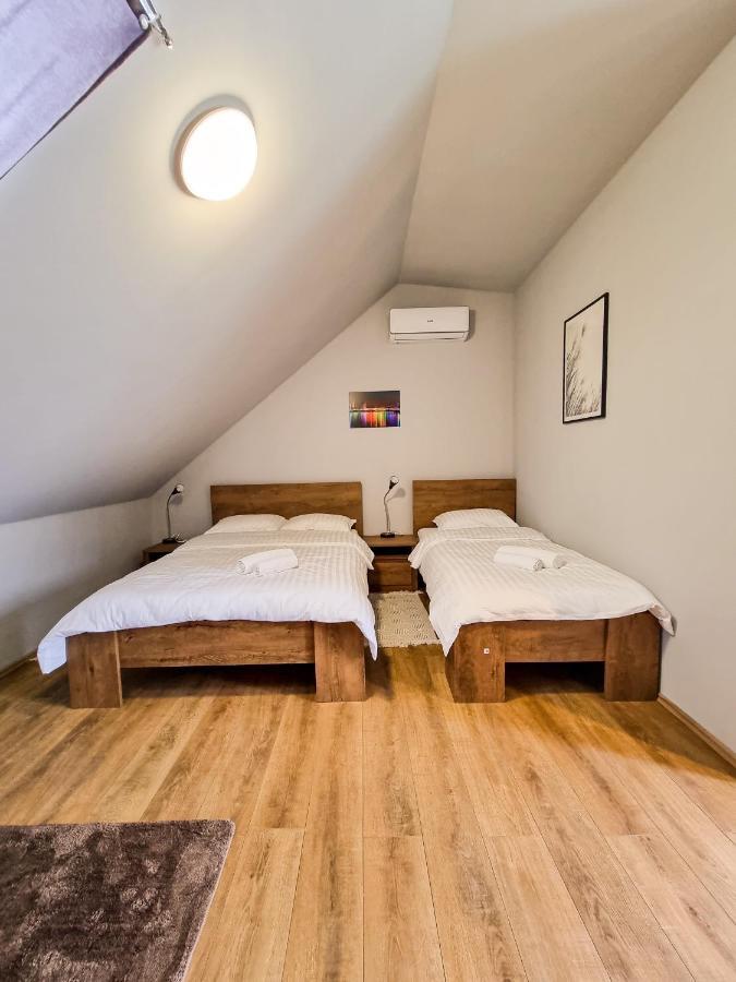 Xxl Rooms 오시예크 외부 사진