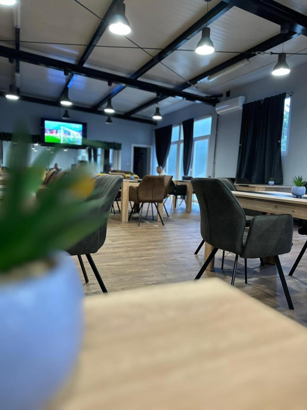 Xxl Rooms 오시예크 외부 사진